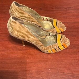 BCBG LEATHER gently used Womens size 10.